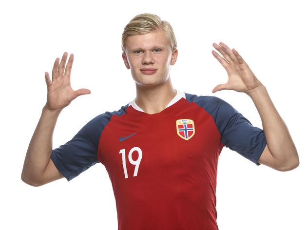 Scout四杀斯莫德五斩Tarzan Zika鳄鱼单吃Xiaohu LNG先下一城