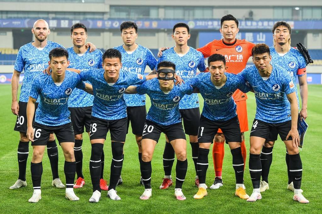 JDG不敌T1止步四强，中国战队无缘会师决赛